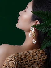 将图片加载到图库查看器,Enamel Monkey and Tipani Flower Earrings