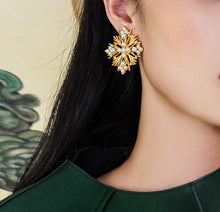 Load image into Gallery viewer, Golden Grace Earrings