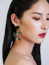 Cargar imagen en el visor de la galería, Chandelier Jade Earrings