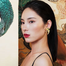 将图片加载到图库查看器,Swallow’s Flight Zircon Clip Earrings