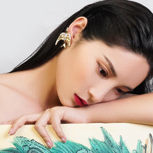 将图片加载到图库查看器,Swallow’s Flight Zircon Clip Earrings