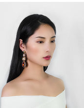 Cargar imagen en el visor de la galería, Sari-Inspired Baroque Drops