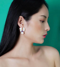 Cargar imagen en el visor de la galería, Belle Orchids Earrings