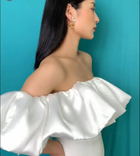 Load image into Gallery viewer, Double White Orchid Earrings