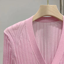 Cargar imagen en el visor de la galería, Wendy Merino Cardigan