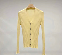 Cargar imagen en el visor de la galería, Wendy Merino Cardigan