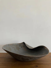 Cargar imagen en el visor de la galería, Anka Folding Ear Ceramic Bowl