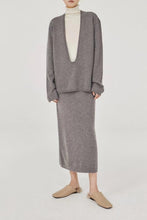 Load image into Gallery viewer, Mesa Classic Premier Cashmere U-Neck Sweater