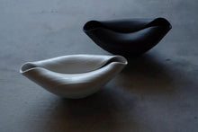 Cargar imagen en el visor de la galería, Moon River Flower Vases