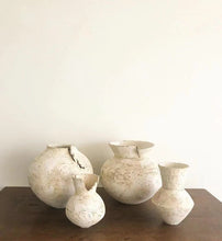 Load image into Gallery viewer, Kintsugi Earthenware Pot
