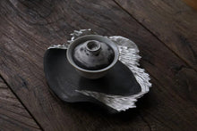 将图片加载到图库查看器,Cloudy Silver Cup with Matching Plate Set