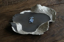 将图片加载到图库查看器,Cloudy Silver Cup with Matching Plate Set