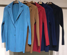 Cargar imagen en el visor de la galería, Goffer Newton Blazer