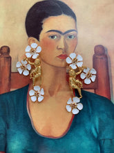 将图片加载到图库查看器,Enamel Monkey and Tipani Flower Earrings