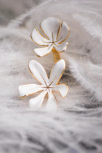 Load image into Gallery viewer, Double White Orchid Earrings
