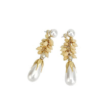 Charger l'image dans la galerie, Baroque Cornucopia Earrings