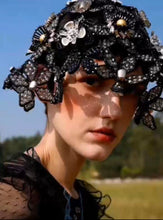 将图片加载到图库查看器,ÀIMAI Tham Hand-Beaded Hat