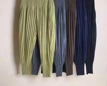 Cargar imagen en el visor de la galería, Goffer Classic Wrinkle Trousers