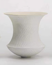 Charger l'image dans la galerie, Curvaceous Beauty Vases