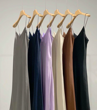 Cargar imagen en el visor de la galería, Anaïs Charmeuse Dress