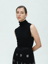 画像をギャラリービューアに読み込む, Bokkai Extra Fine Merino Wool Pile Neck Sleeveless Vest