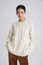 将图片加载到图库查看器，Rosario Premium Wool White Twisted Flower Round Neck Sweater
