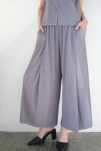 Cargar imagen en el visor de la galería, Premium Grey Tailored Wide-Leg Trouser
