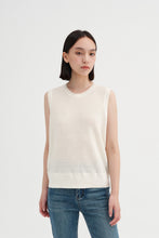 Load image into Gallery viewer, Kow Merino Wool Waffle Knit Vest
