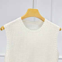 将图片加载到图库查看器，ÀIMAI French Textured Merino Wool Knit Vest
