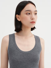 画像をギャラリービューアに読み込む, ÀIMAI Ultra-Fine Merino Wool and Silk Knit Vest
