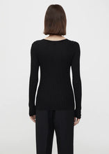 Load image into Gallery viewer, Cable Merino Wool Round Neck Long Sleeve Sweater
