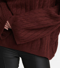 Cargar imagen en el visor de la galería, Cable Knit Cashmere Wool Sweater
