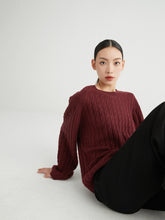 画像をギャラリービューアに読み込む, Cable Knit Cashmere Wool Sweater
