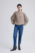 Cargar imagen en el visor de la galería, Cable Knit Cashmere Sweater
