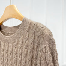 Cargar imagen en el visor de la galería, Cable Knit Cashmere Sweater
