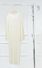 Cargar imagen en el visor de la galería, Elegance Wool Cable Knit Dress
