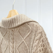 将图片加载到图库查看器，Allison Wool Cable Knit V-Neck Sweater

