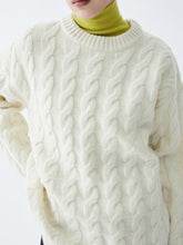 Charger l&#39;image dans la galerie, Risario Heavyweight Wool Cable Knit Sweater
