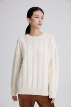 Cargar imagen en el visor de la galería, Rosario Premium Wool White Twisted Flower Round Neck Sweater
