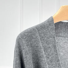 Charger l&#39;image dans la galerie, KAY Cashmere and Wool Belted Cardigan
