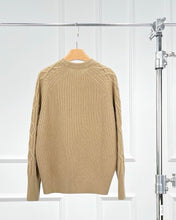 Charger l&#39;image dans la galerie, Tanya Wool and Cashmere Cable Knit Sweater
