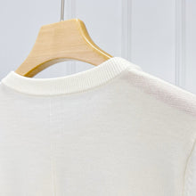 Cargar imagen en el visor de la galería, KOW Merino Wool Round-Neck Cardigan
