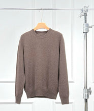 Charger l&#39;image dans la galerie, RAD Wool and Cashmere Round Neck Sweater
