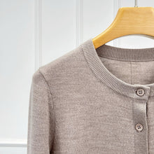 Cargar imagen en el visor de la galería, KOW Merino Wool Round-Neck Cardigan
