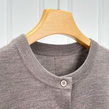 Cargar imagen en el visor de la galería, KOW Merino Wool Round-Neck Cardigan
