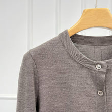 Cargar imagen en el visor de la galería, KOW Merino Wool Round-Neck Cardigan
