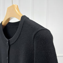 Cargar imagen en el visor de la galería, KOW Merino Wool Round-Neck Cardigan
