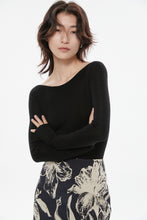 Load image into Gallery viewer, Lynn Seamless Super Fine Merino Wool Boat Neck Long Sleeve
