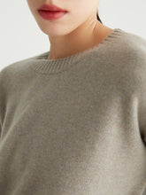 Cargar imagen en el visor de la galería, ISABEL Wool and Cashmere Round Neck Sweater
