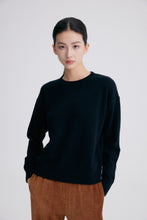 Cargar imagen en el visor de la galería, ISABEL Wool and Cashmere Round Neck Sweater
